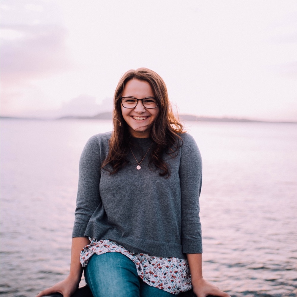 Meet your Posher, Hallie
